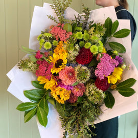 RAINBOW SUMMER BUNCH (MAJESTIC SIZE) (not available for Mothers Day)