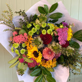 RAINBOW SUMMER BUNCH (MAJESTIC SIZE) (not available for Mothers Day)
