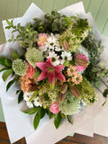 MAJESTIC VALENTINE PASTEL BUNCH (DELIVERED ON 13th & 14th FEB ONLY)